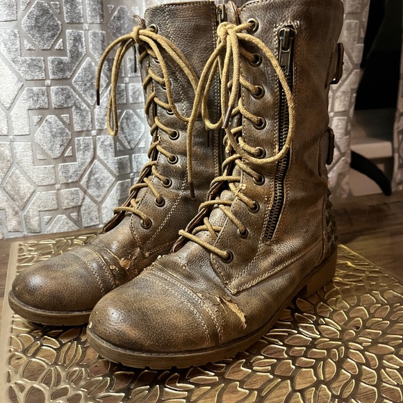 Nature Breeze Shoes - Brown Lace-Up Combat Boots